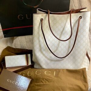 GUCCI GG MONOGRAM GIFFORD TOTE